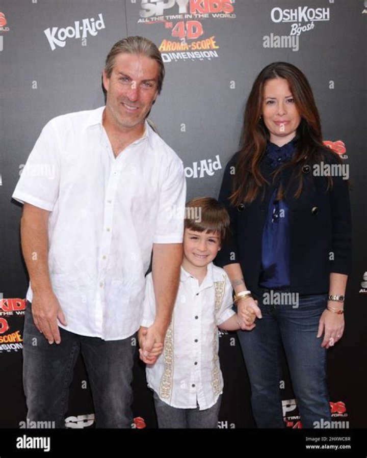 Holly Marie Combs, David W. Donoho and son Finley at the "Spy Kids All the Time in the World